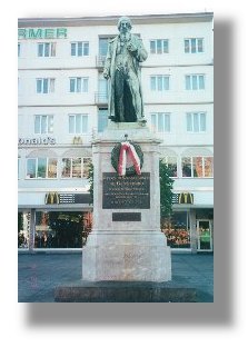 Gutenberg statue